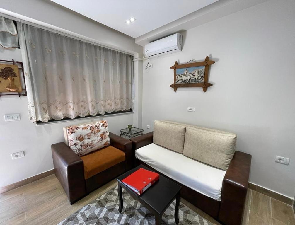 Modern 1 Bedroom City Apartment ติรานา ภายนอก รูปภาพ
