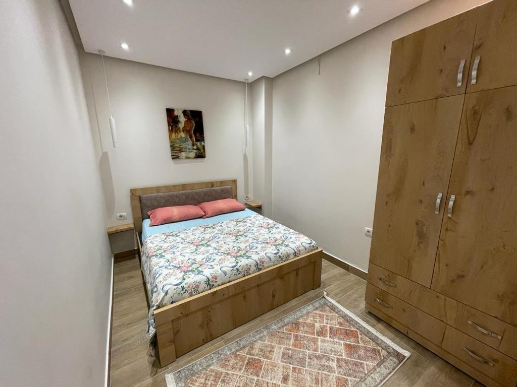 Modern 1 Bedroom City Apartment ติรานา ภายนอก รูปภาพ